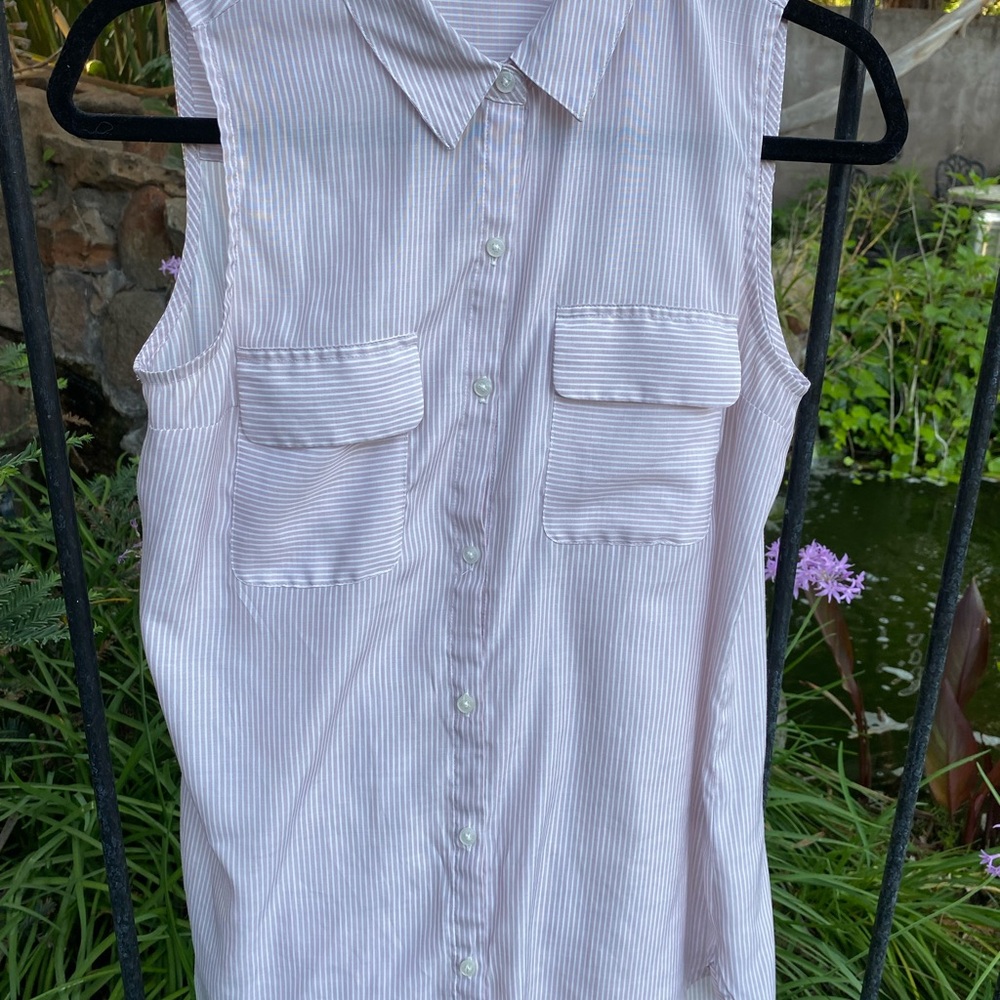 Express Sleeveless Striped Button-Up Shirt - Pink/White